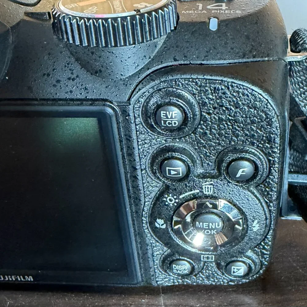Fujifilm FinePix S-Series S2940WM Digital Camera w Case - Black- Tested Working